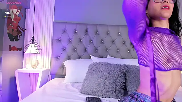 LunaBloomn online show from 01/15/26, 05:16