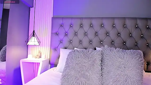 LunaBloomn online show from 02/10/26, 05:06