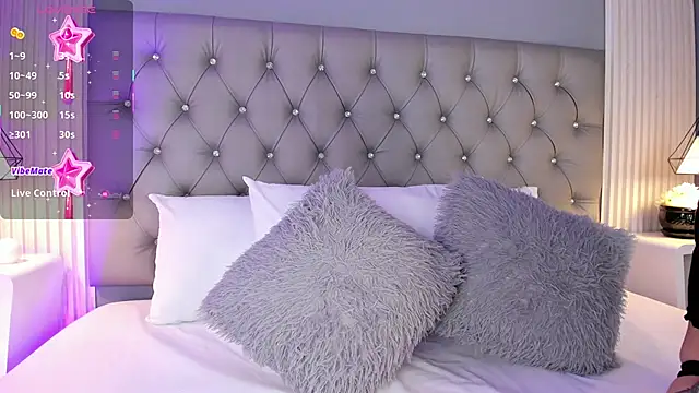 LunaBloomn online show from 03/18/26, 05:05