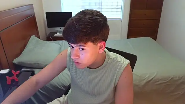 tightncuteass online show from 09/20/25, 10:22