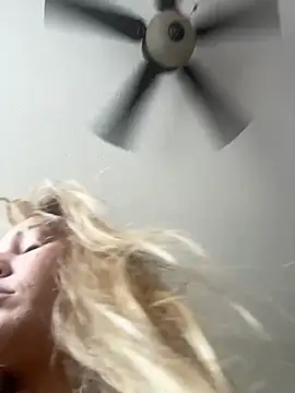 AllesandraLove online show from 04/23/26, 07:27