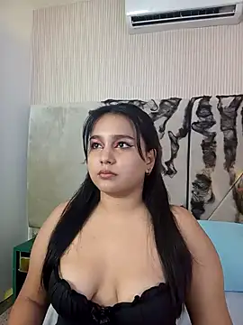 Snapshot of IvannaaVega chatting on 10/19/25, 05:08 IvannaaVega online show from 10/19/25, 05:08