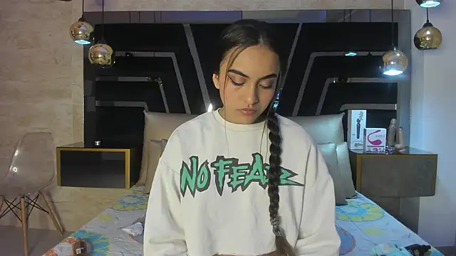 Leslie Bussh  online show from 10/29/25, 08:10