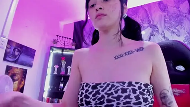 Zoe Rosse00 online show from 10/28/25, 07:27