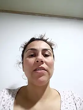 Snapshot of vanessa-titisM chatting on 09/24/25, 05:11 vanessa-titisM online show from 09/24/25, 05:11