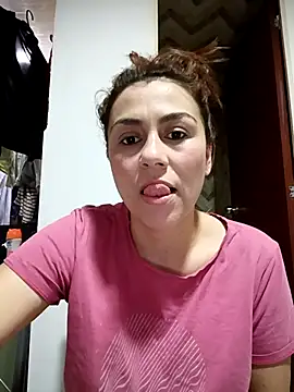 Snapshot of vanessa-titisM chatting on 10/02/25, 03:35 vanessa-titisM online show from 10/02/25, 03:35