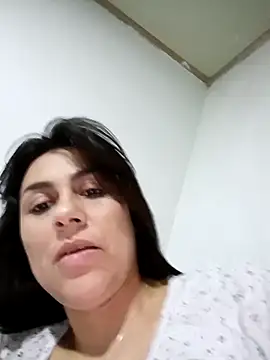 Snapshot of vanessa-titisM chatting on 11/01/25, 12:34 vanessa-titisM online show from 11/01/25, 12:34