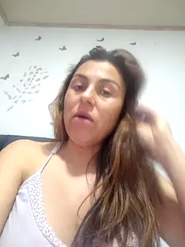 Snapshot of vanessa-titisM chatting on 05/10/26, 02:39 vanessa-titisM online show from 05/10/26, 02:39