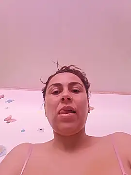Snapshot of vanessa-titisM chatting on 06/04/26, 03:07 vanessa-titisM online show from 06/04/26, 03:07