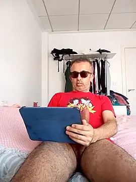 Snapshot of EmilioTaladdro chatting on 05/03/26, 11:16 EmilioTaladdro online show from 05/03/26, 11:16