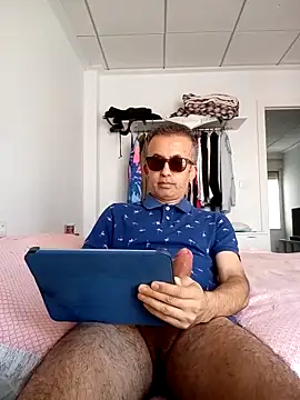 Snapshot of EmilioTaladdro chatting on 05/05/26, 10:23 EmilioTaladdro online show from 05/05/26, 10:23