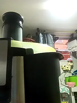 Snapshot of sara_peters_ chatting on 09/24/25, 12:41 sara peters  online show from 09/24/25, 12:41