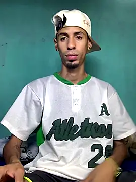 Snapshot of Alexx_1214 chatting on 09/19/25, 10:10 Alexx 1214 online show from 09/19/25, 10:10