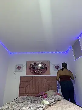 Snapshot of Anabelle_00_ chatting on 05/15/26, 03:13 Anabelle 00 online show from 05/15/26, 03:13