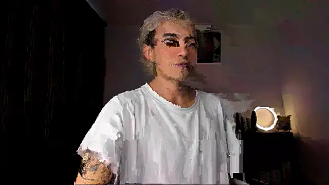 guynextdo0r online show from 10/16/25, 06:53