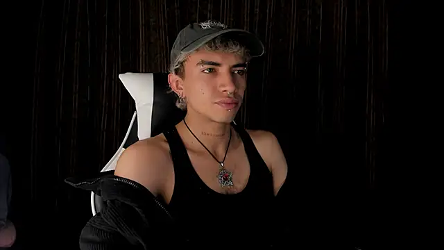 guynextdo0r online show from 12/17/25, 11:00