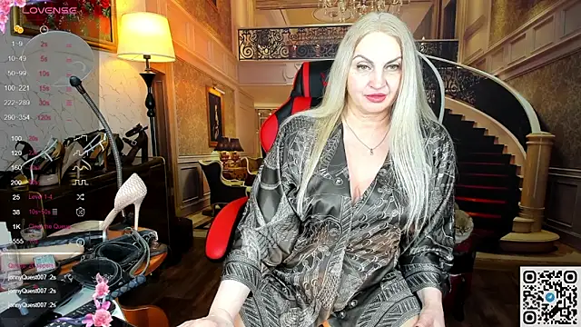 Snapshot of Nina_Devillle chatting on 05/18/26, 04:07 Nina Devillle online show from 05/18/26, 04:07