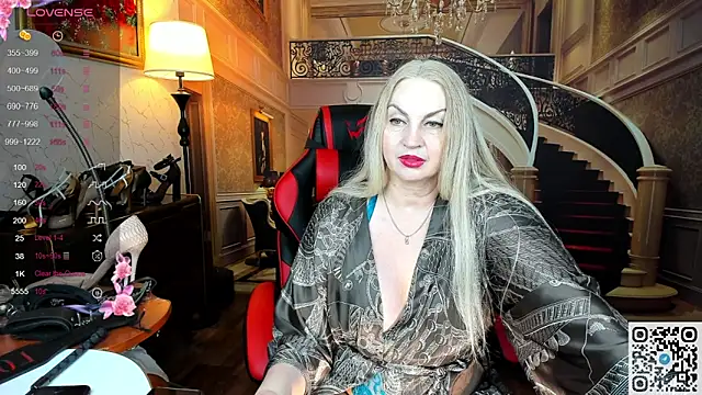 Snapshot of Nina_Devillle chatting on 05/23/26, 12:27 Nina Devillle online show from 05/23/26, 12:27