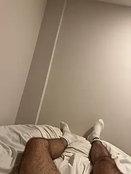 Snapshot of Sovaisback chatting on 11/01/25, 04:14 Sovaisback online show from 11/01/25, 04:14