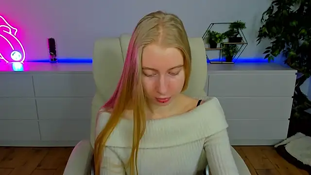 Alina Blonde online show from 02/19/26, 06:42