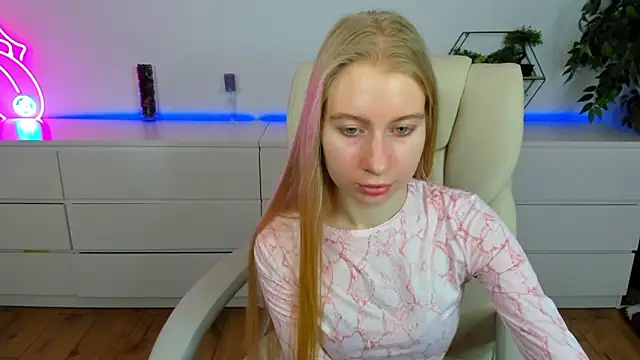 Alina Blonde online show from 03/17/26, 06:39