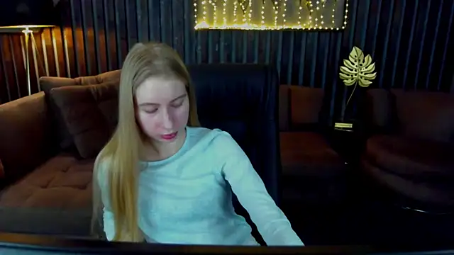 Alina Blonde online show from 03/21/26, 06:40