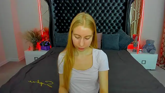 Alina Blonde online show from 07/04/26, 05:35
