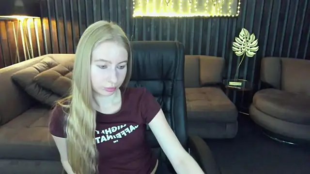Alina Blonde online show from 07/07/26, 05:32