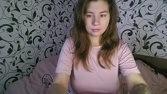 YourEmilie online show from 11/08/25, 11:21