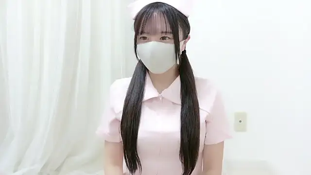  Mia land  online show from 10/31/25, 01:34