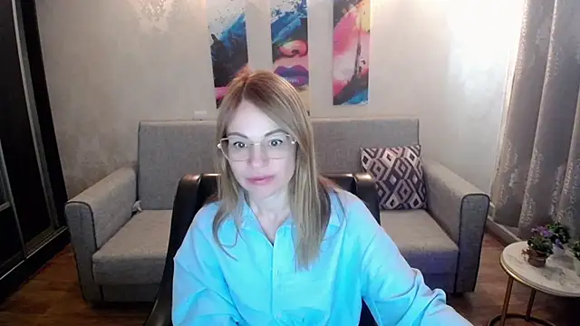 shy hot cat online show from 10/03/25, 08:33