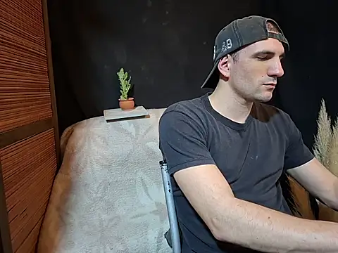 Snapshot of ObeyLust chatting on 10/30/25, 04:47 ObeyLust online show from 10/30/25, 04:47