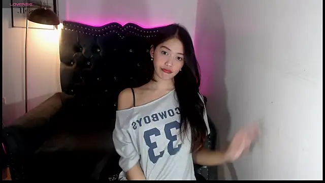 Snapshot of Alexa_Charm456 chatting on 02/11/26, 05:23 Alexa Charm456 online show from 02/11/26, 05:23