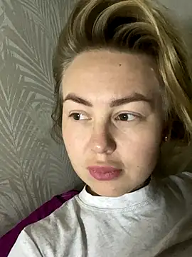 MartaLuna  online show from 10/30/25, 07:14