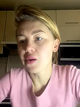 MartaLuna  online show from 11/29/25, 08:39