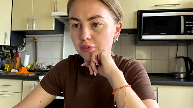 MartaLuna  online show from 05/25/26, 10:43