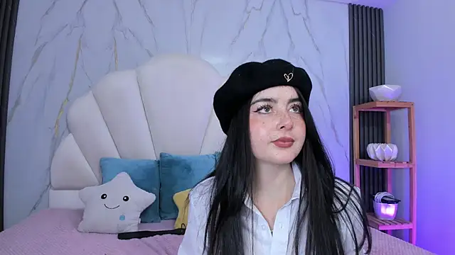 Snapshot of Ashleypetit chatting on 04/25/26, 12:52 Ashleypetit online show from 04/25/26, 12:52