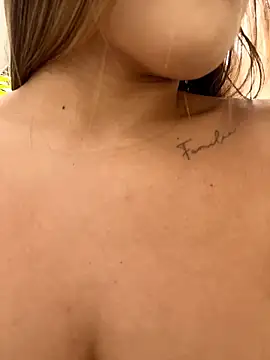 Snapshot of MayaMoanXXX chatting on 02/26/26, 01:10 MayaMoanXXX online show from 02/26/26, 01:10