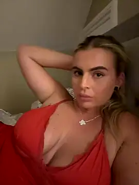Luce-xxx1 online show from 10/10/25, 11:04