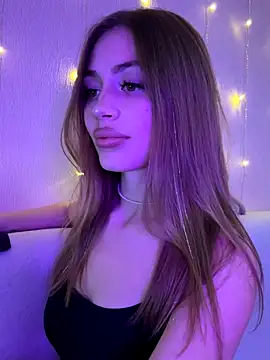 Elizabeth Tay online show from 11/07/25, 04:40