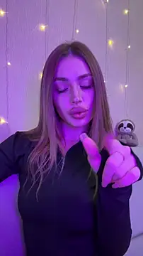 Elizabeth Tay online show from 12/17/25, 06:58