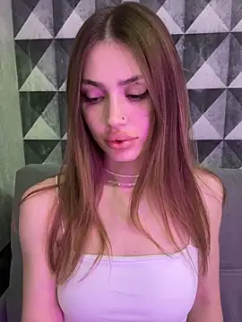 Elizabeth Tay online show from 03/09/26, 06:23