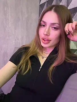 Elizabeth Tay online show from 03/12/26, 07:31