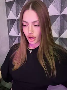 Elizabeth Tay online show from 03/31/26, 07:03