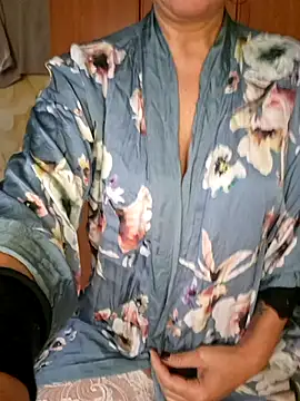 Snapshot of Miciaincalor chatting on 10/22/25, 09:31 Miciaincalor online show from 10/22/25, 09:31