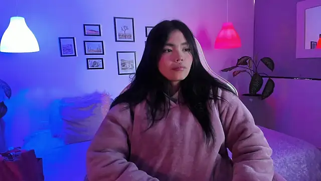 Evaa rosee  online show from 10/16/25, 11:44