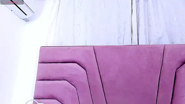 miajhonsonx online show from 01/08/26, 07:27