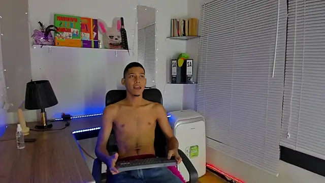 xxKamadevaxx online show from 10/03/25, 12:46