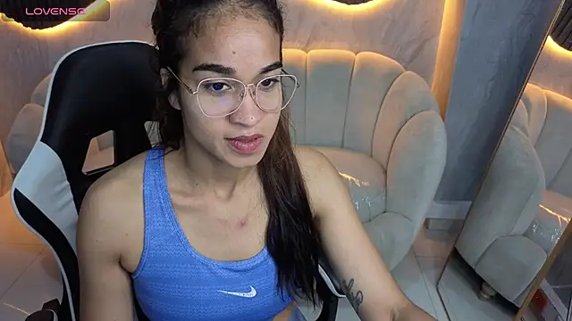 Snapshot of Maia_Tx chatting on 09/26/25, 12:53 Maia Tx online show from 09/26/25, 12:53