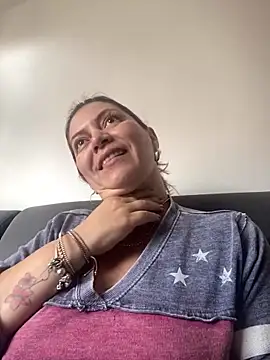 pamelaqenn 2 online show from 09/25/25, 05:38